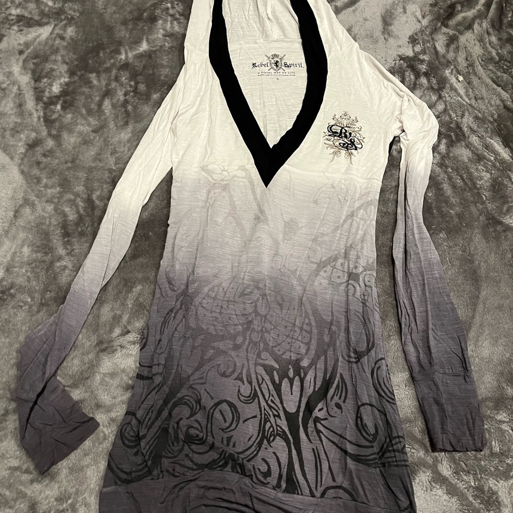 womens rebel spirit shirt size small tags still on